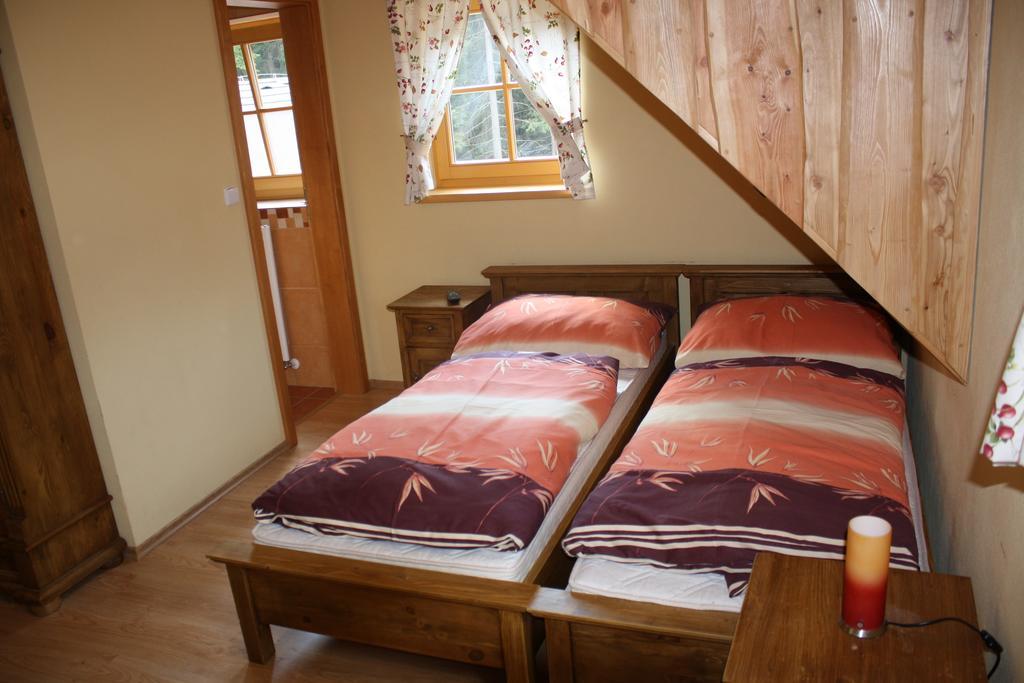 Koliba U Kuba A Rekreacne Domy Hrustin Zimmer foto
